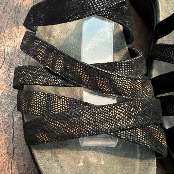 Dansko Dani Swirl Coffee Orthopedic Sandals
Style# 2406450200 Size 41 - Picture 7 of 16